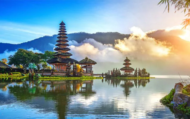 Destination guides for tourists?>